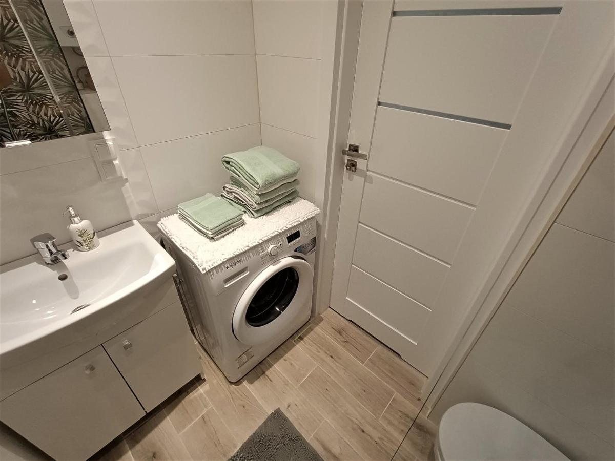 Szmaragdowy Apartament Przy Ulicy Opolskiej Тарновске-Гуры Экстерьер фото