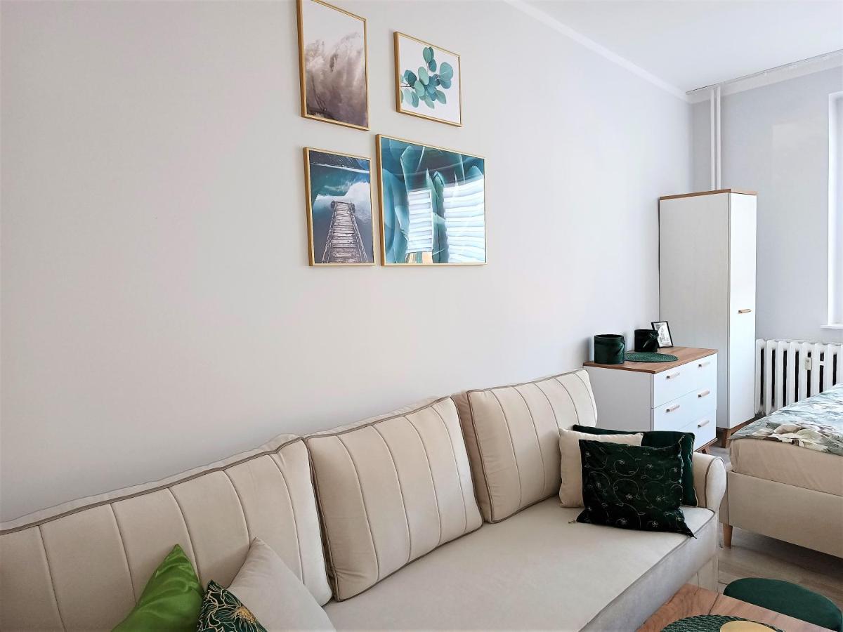 Szmaragdowy Apartament Przy Ulicy Opolskiej Тарновске-Гуры Экстерьер фото