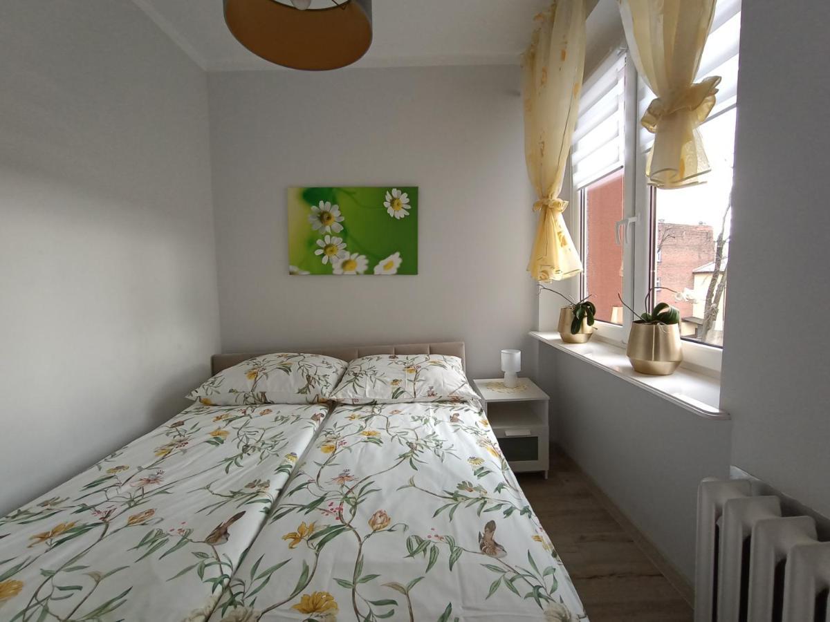 Szmaragdowy Apartament Przy Ulicy Opolskiej Тарновске-Гуры Экстерьер фото