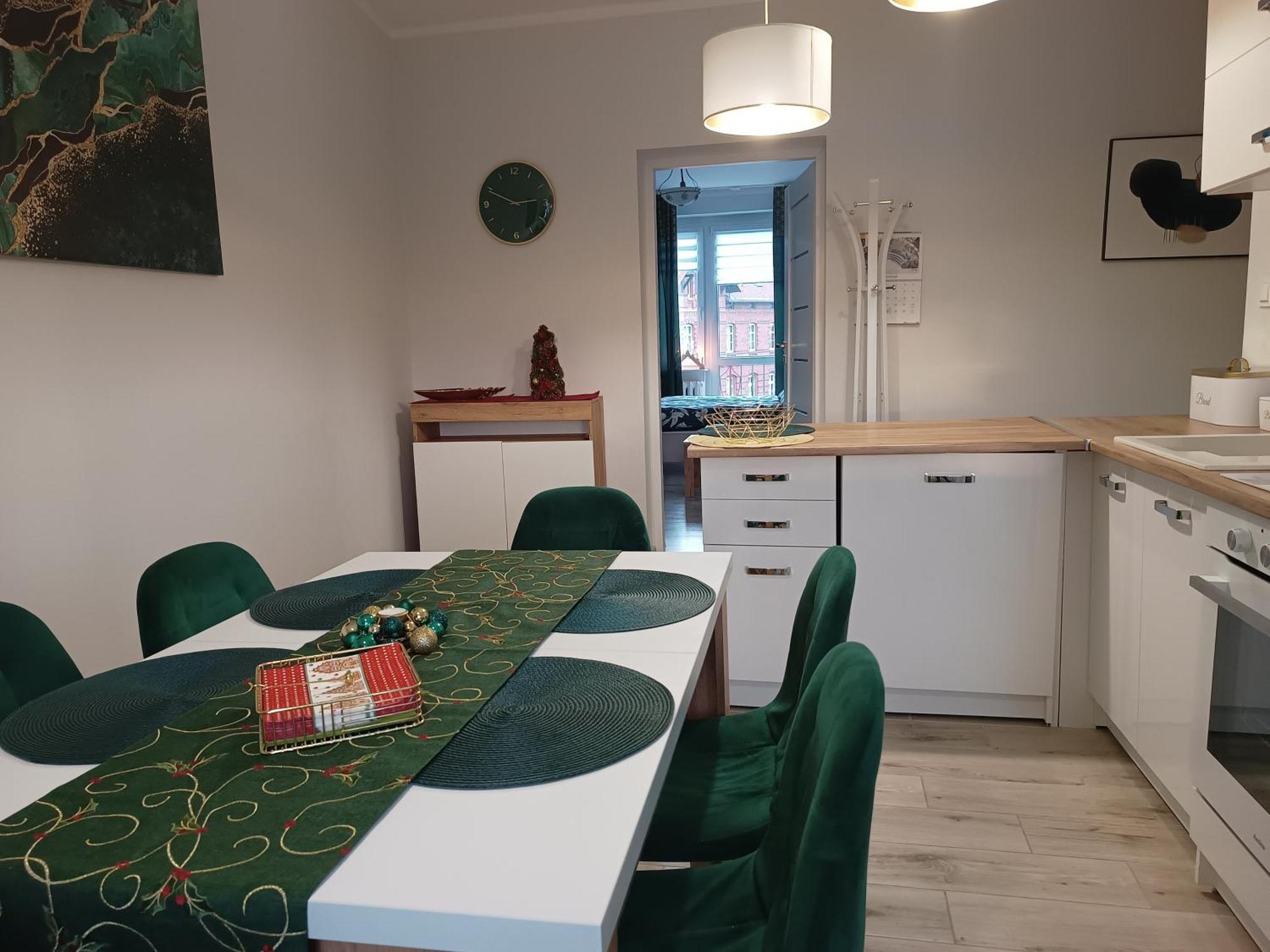 Szmaragdowy Apartament Przy Ulicy Opolskiej Тарновске-Гуры Экстерьер фото